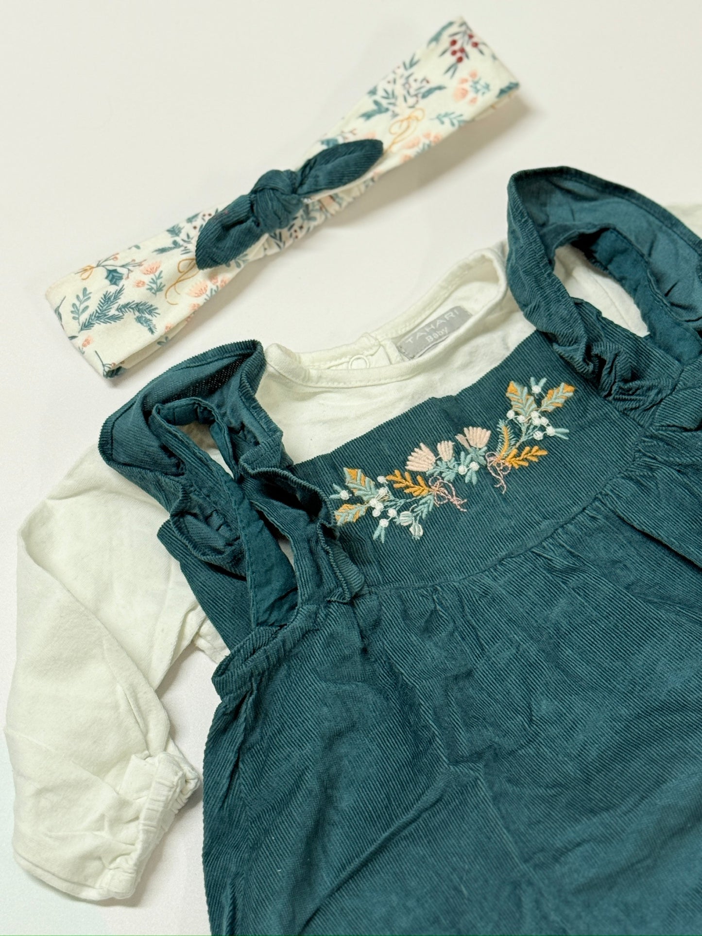 Tahari- 3-6m 4pc Set