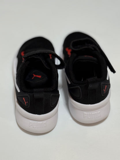 NOUVELLES Baskets Puma Noires et Rouges pour tout-petits Taille 8C