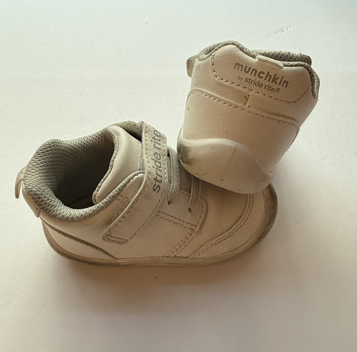 Stride Rite Munchkin White Sneakers Size 6M