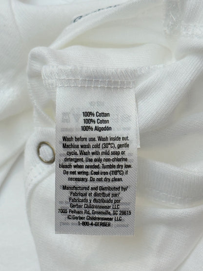 Gerber White Onesie 6-Pack Newborn 2 in Stock