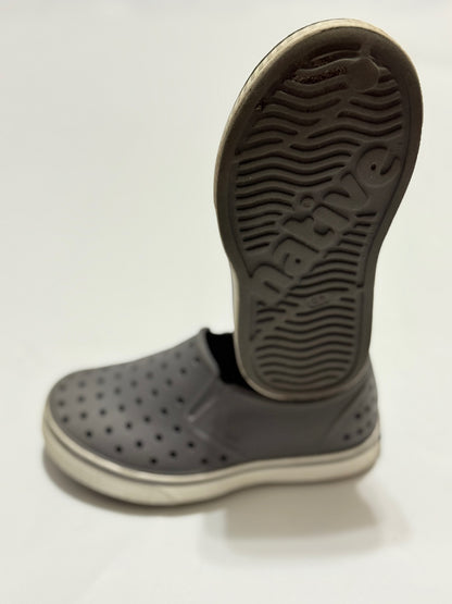 Native Jefferson Gray Slip-On Shoes C9