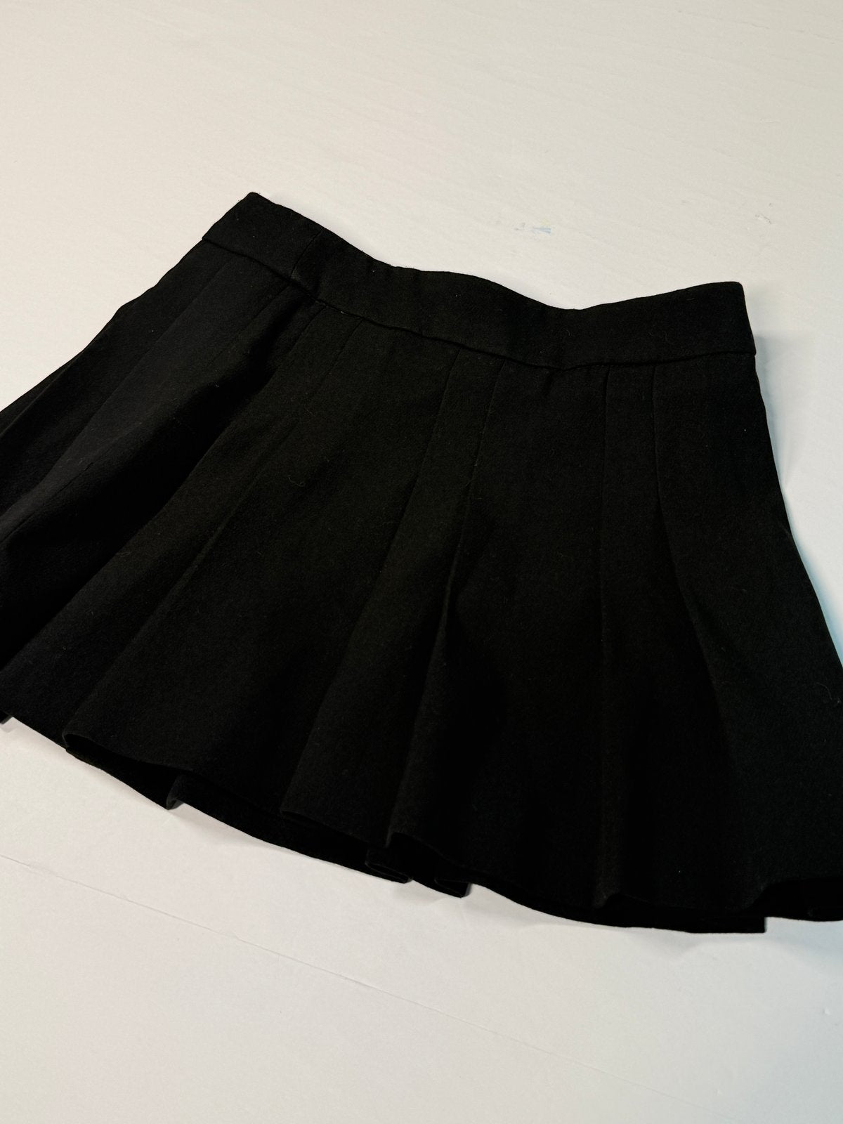 Zara Black Pleated Skirt Size 8