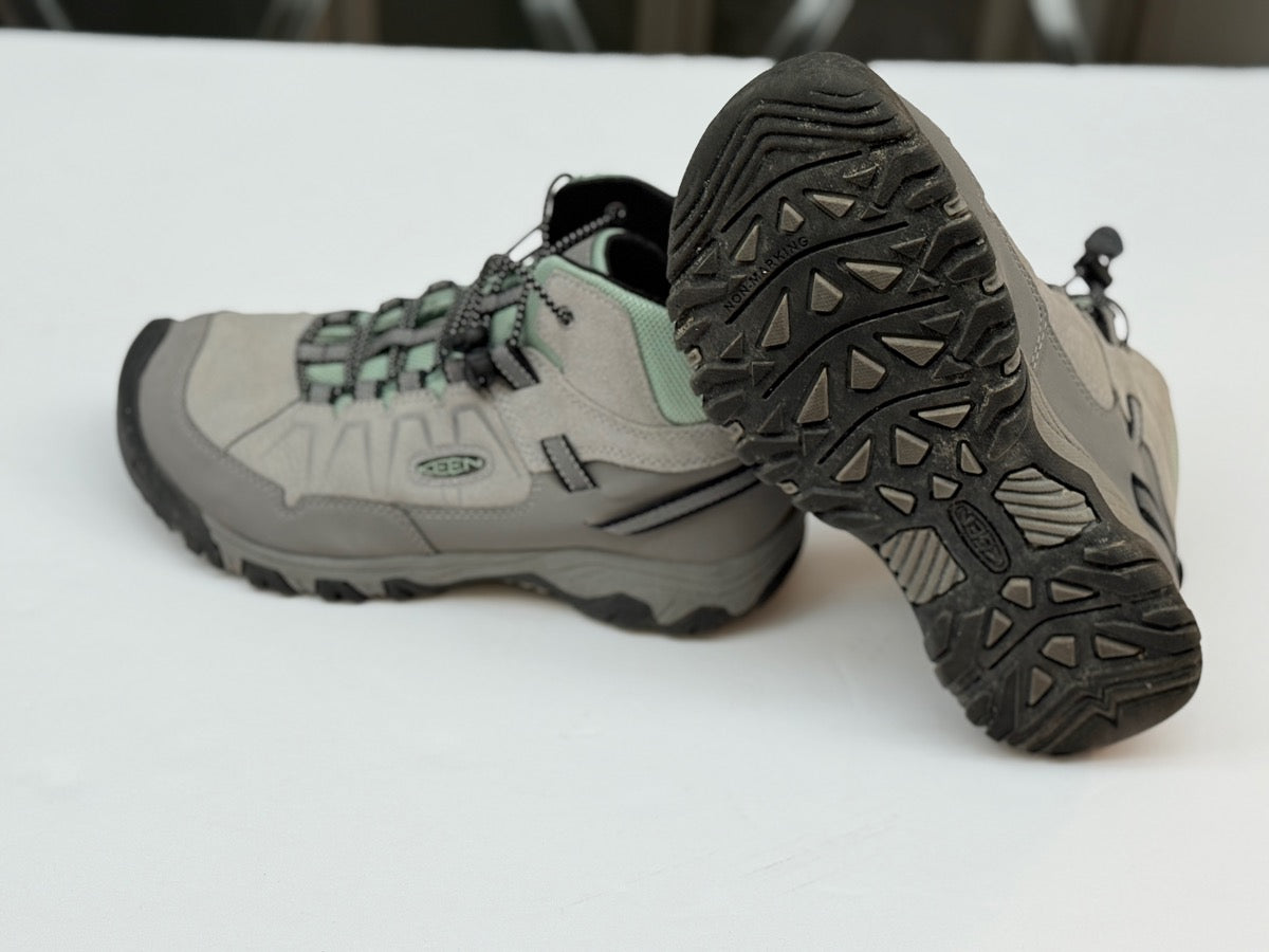 Keen Targhee Mid Waterproof Hiking Boots Kids 4