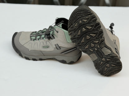 Keen Targhee Mid Waterproof Hiking Boots Kids 4