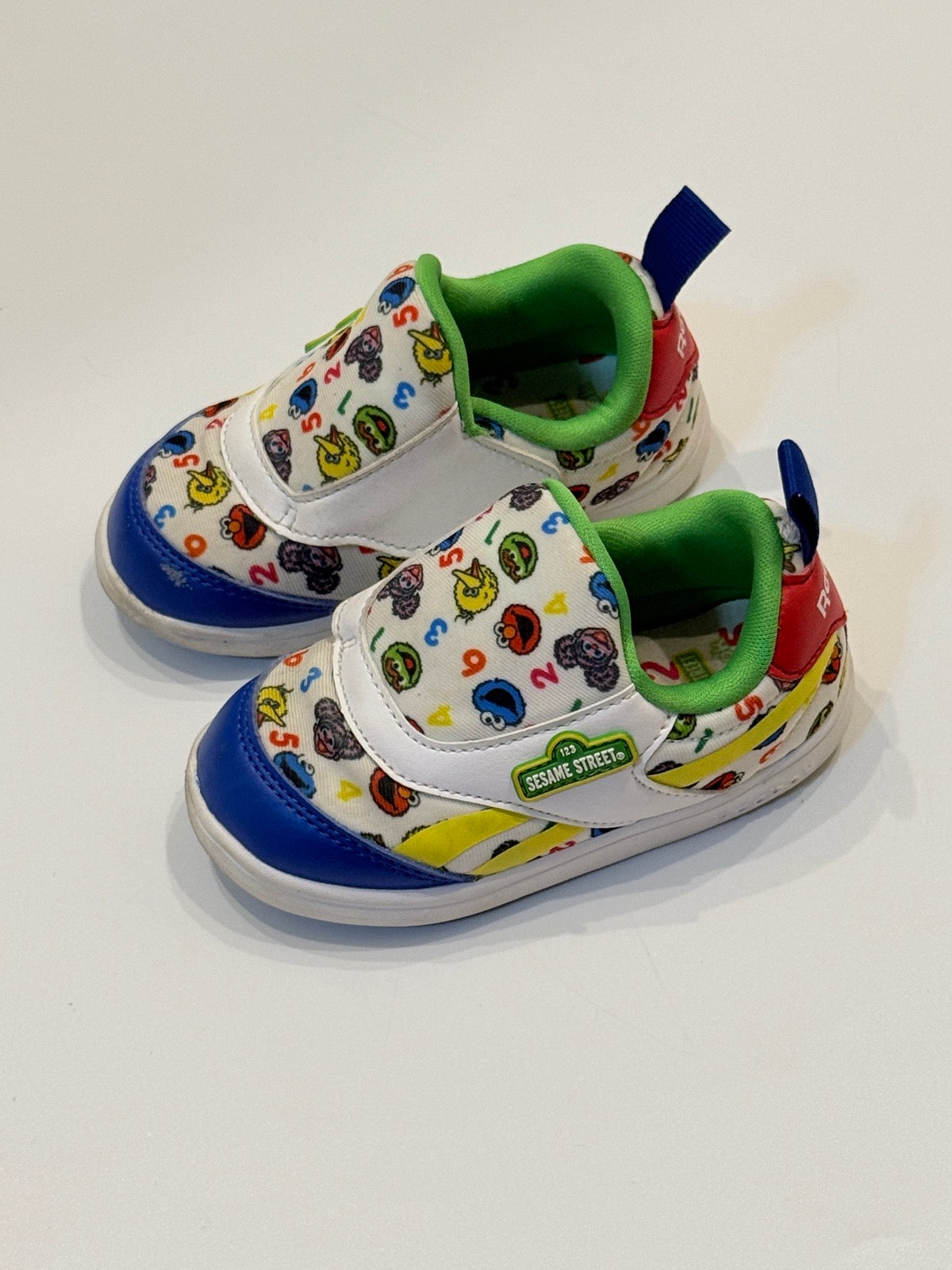 Reebok Sesame Street Sneakers Toddler Size 6