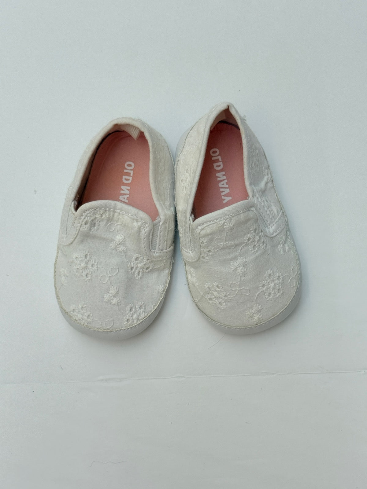 Old Navy Floral Eyelet Slip-On Baby Shoes 6-12M