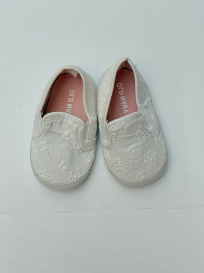 Old Navy Floral Eyelet Slip-On Baby Shoes 6-12M