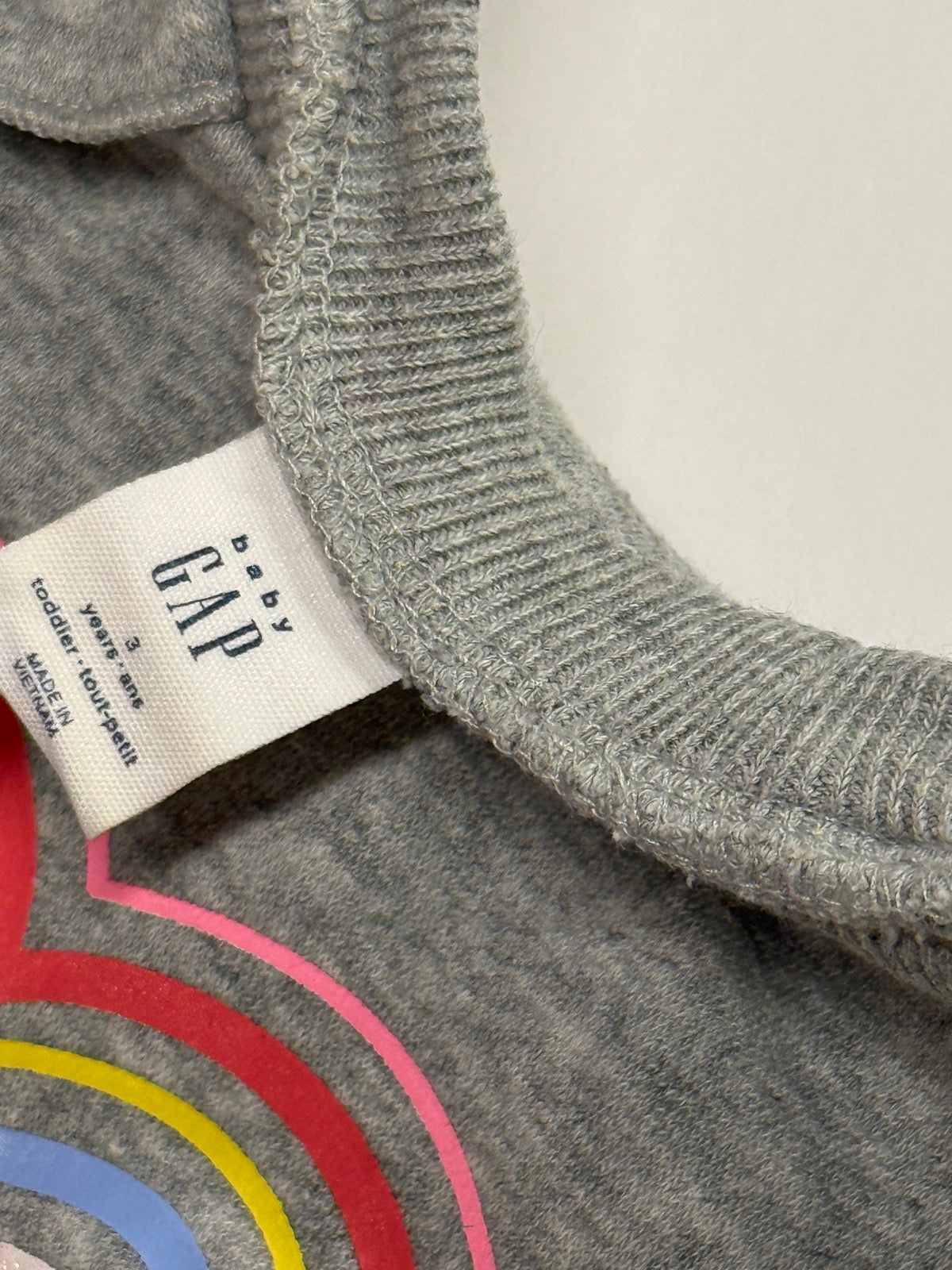 Baby Gap Rainbow Heart Ruffle Sweatshirt 3T