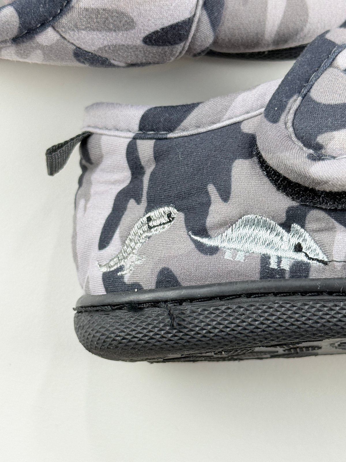 Joe Fresh Gray Camo Dinosaur Slipper Boots M(8)