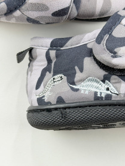 Joe Fresh Gray Camo Dinosaur Slipper Boots M(8)