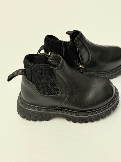Black Chelsea Boots Toddler Size US7