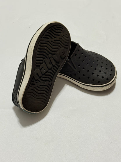 Native Miles Black Slip-On Shoes C8
