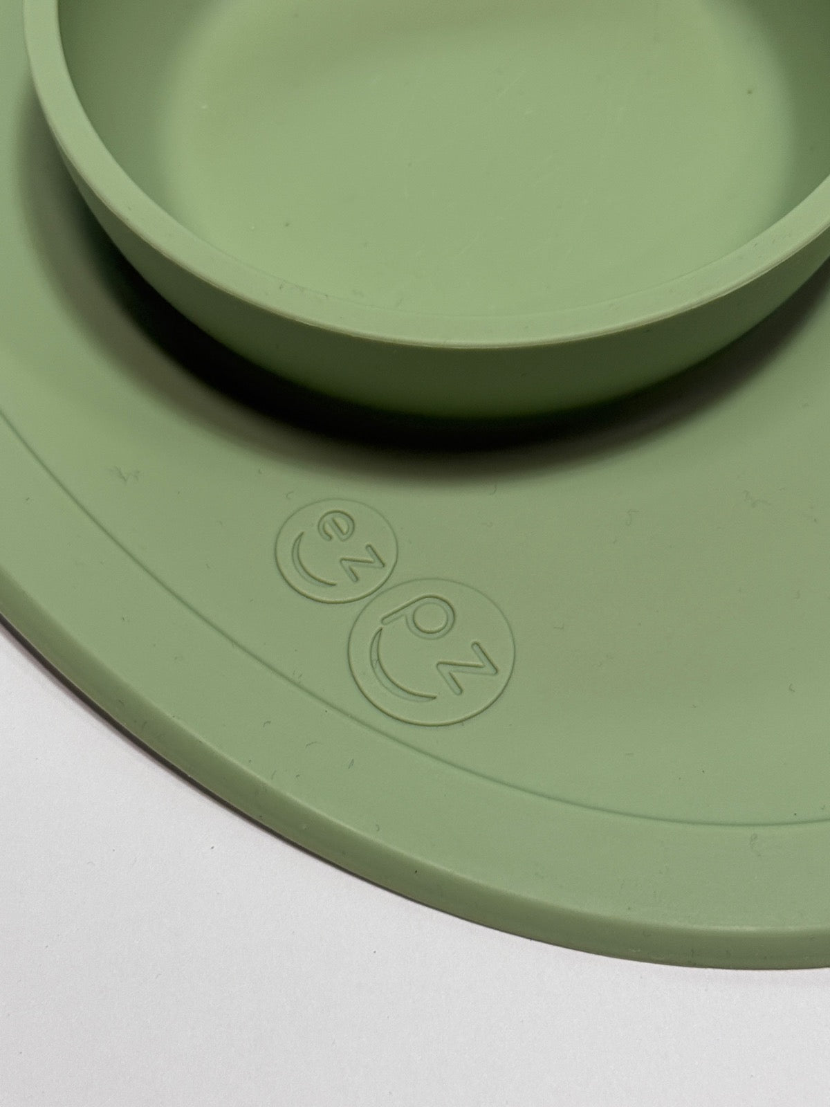 ezpz Tiny Bowl with Placemat Sage