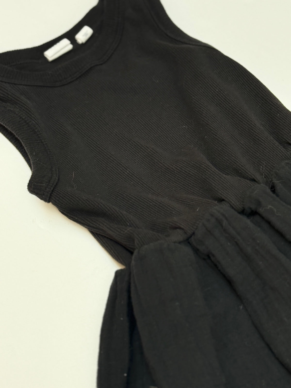 Gap Kids Black Sleeveless Dress Size 5-6Y