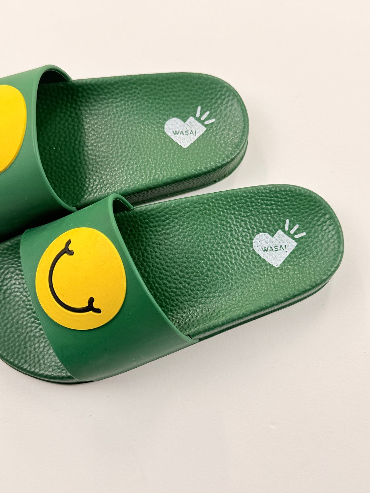 WASAI Green Smiley Face Slide Sandals
