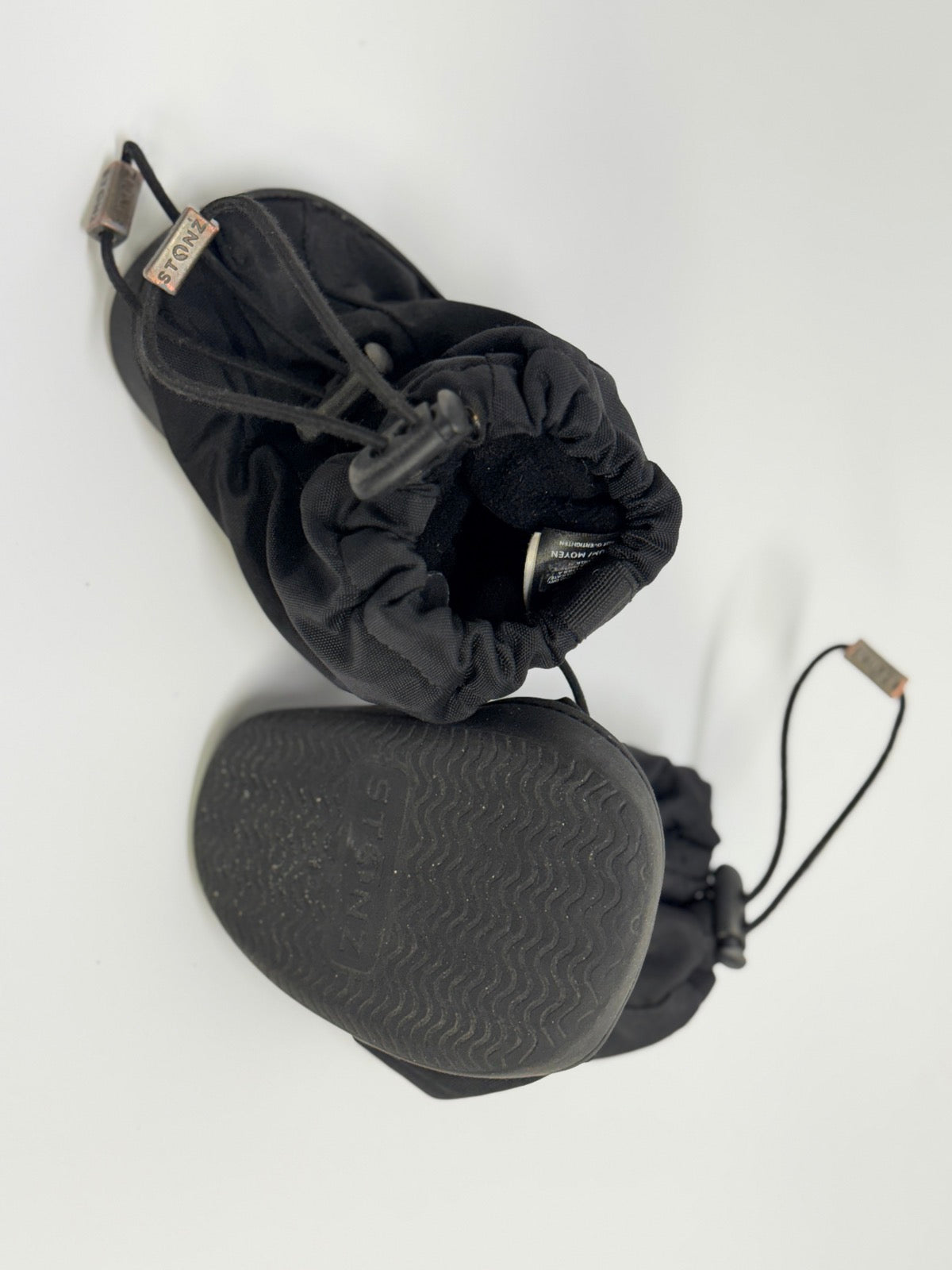 Stonz Black Winter Baby Booties Medium -max 12.5 cm
