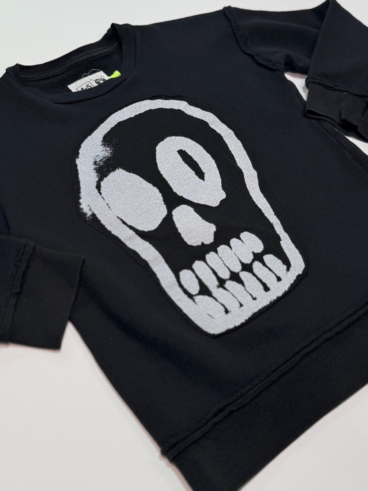 Nununu Black Skull Sweatshirt 4-5