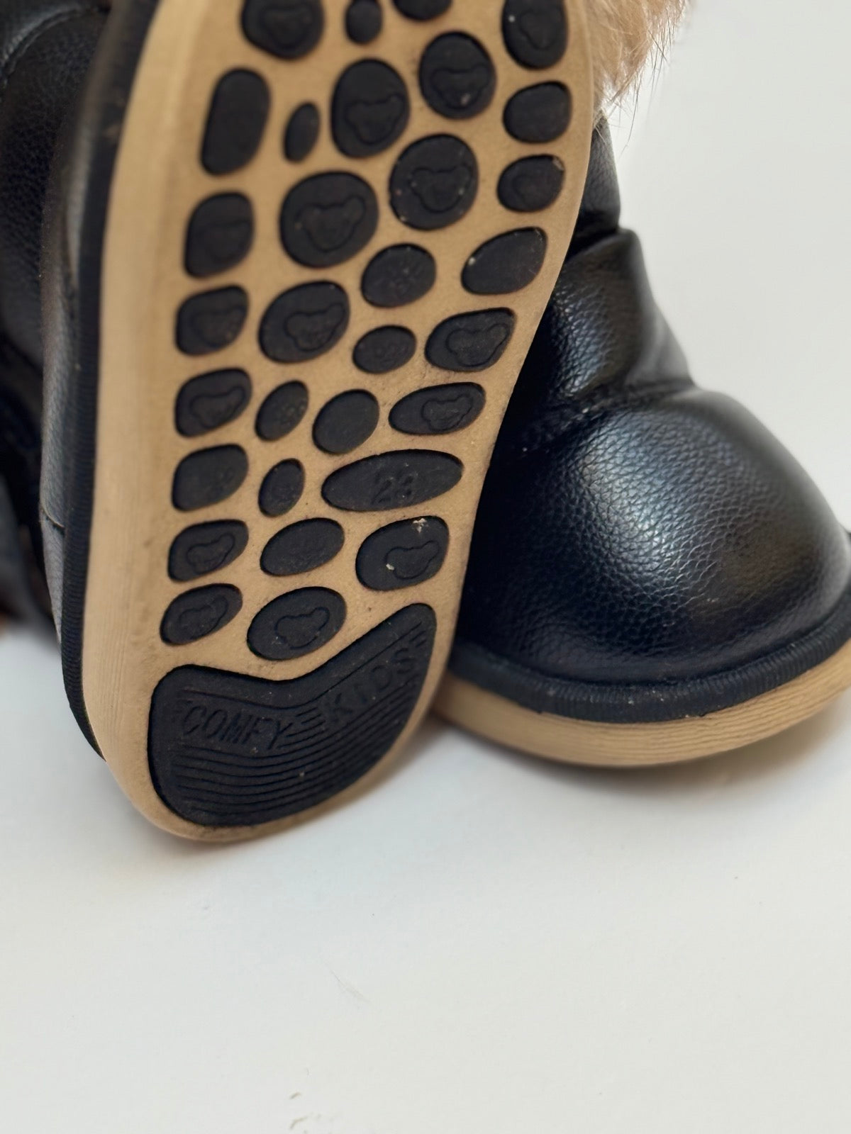 Comfy Kids Black Fur Trim Boot Size 29