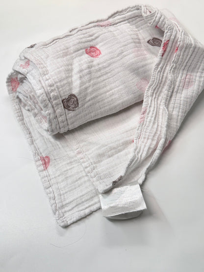 Rose et Chocolat White Rose Print Swaddle Blanket