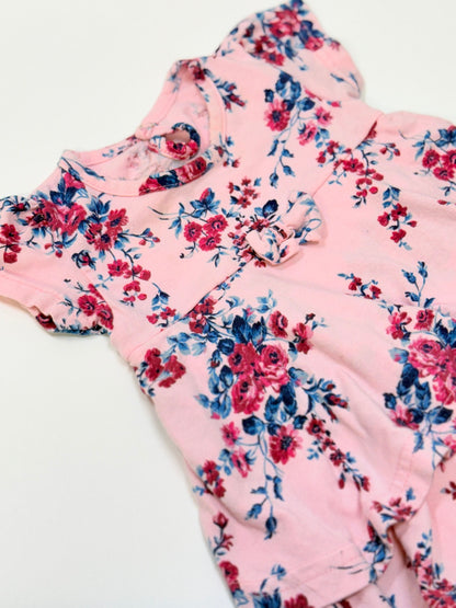 Barboteuse-robe fleurie rose à volants pour bébé 6-9 mois