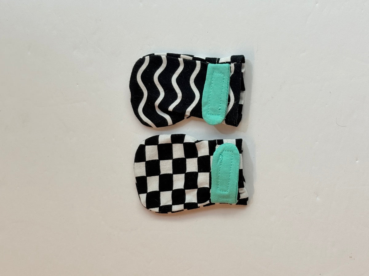 Baby No-Scratch Mittens Newborn Black White