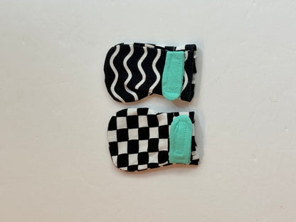 Baby No-Scratch Mittens Newborn Black White