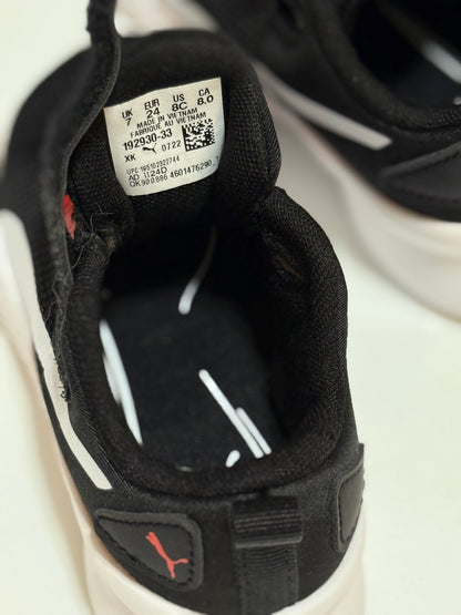 NOUVELLES Baskets Puma Noires et Rouges pour tout-petits Taille 8C