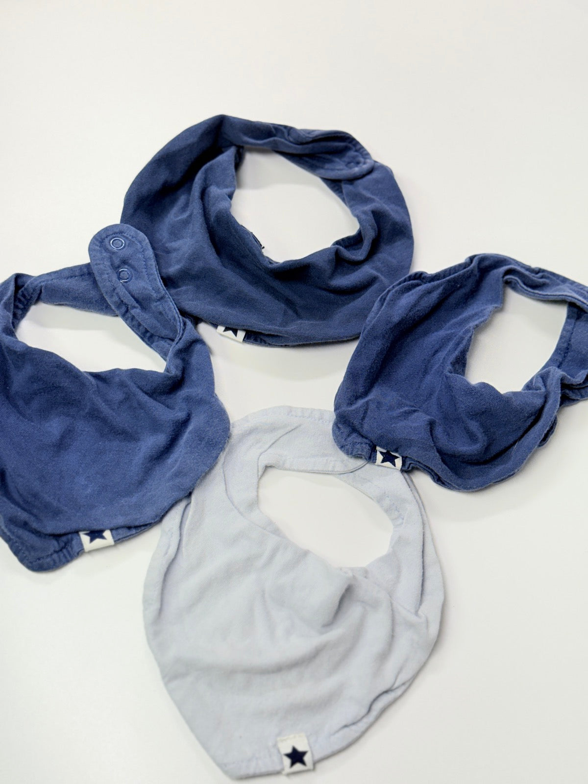 Bavoir bandeau bleu gris inconnu Taille Unique
