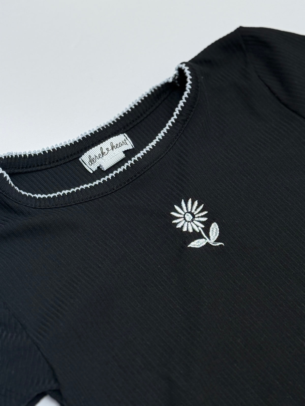 Derek Heart Black Floral T-Shirt Size 6