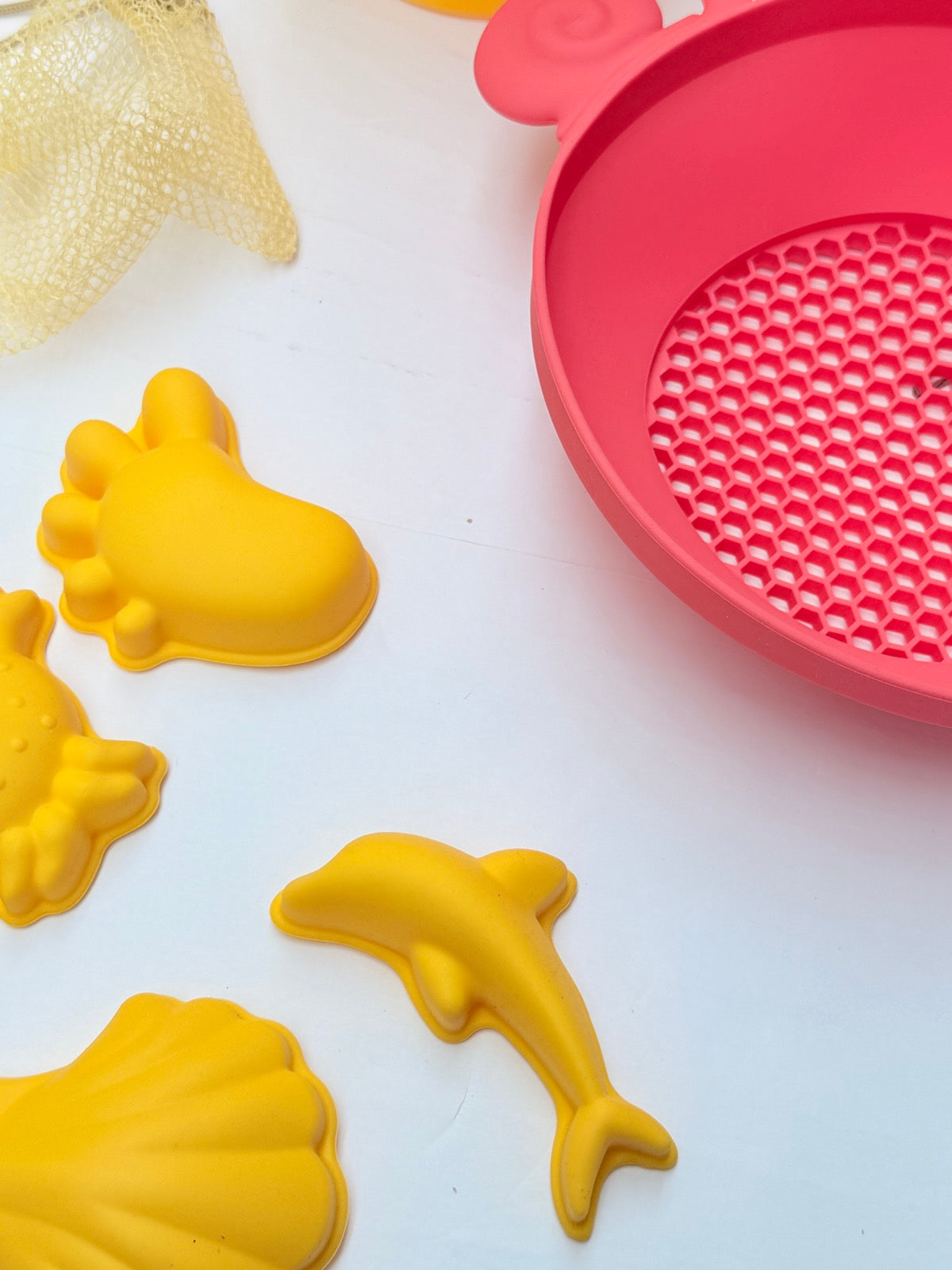 Scrunch Silicone Beach Bucket Toy Set