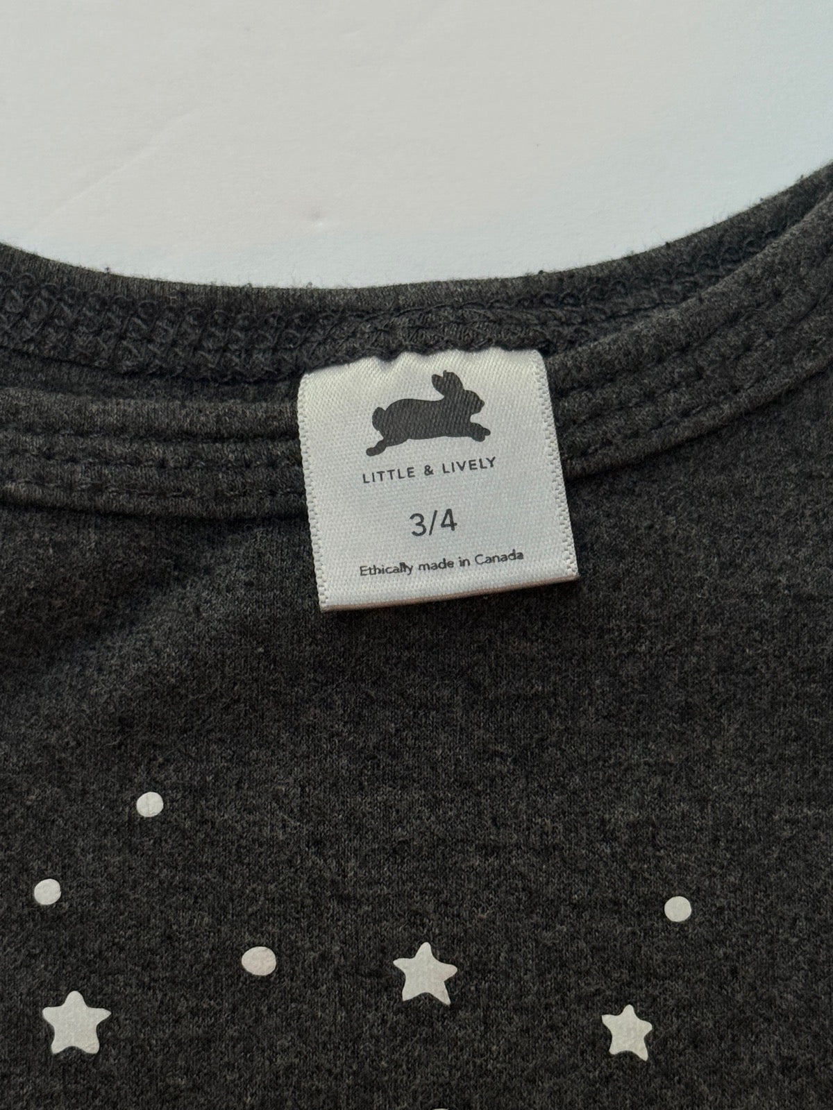 Little & Lively Book Sweatshirt Size 3/4