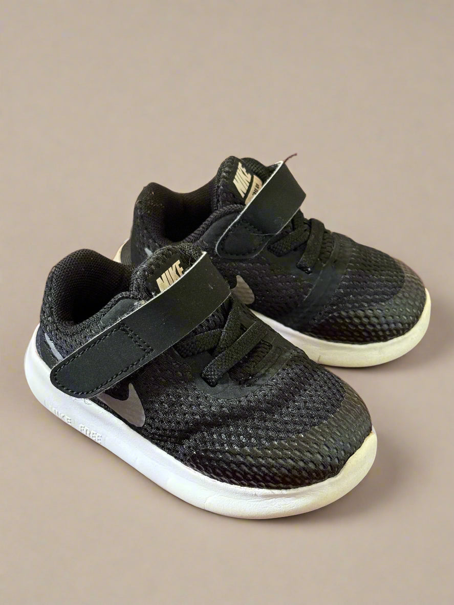 Nike Sneakers US 5c