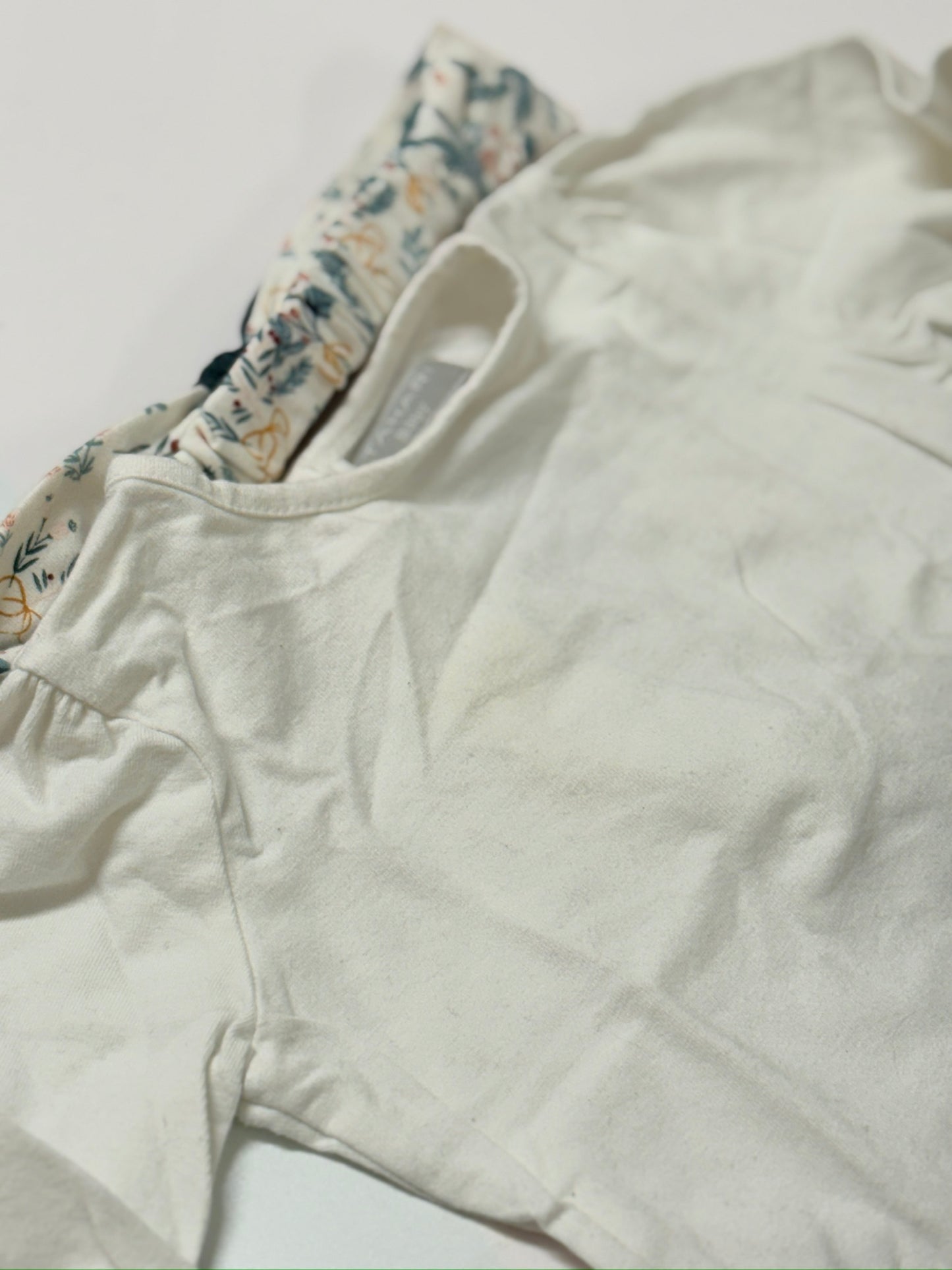 Tahari- 3-6m 4pc Set