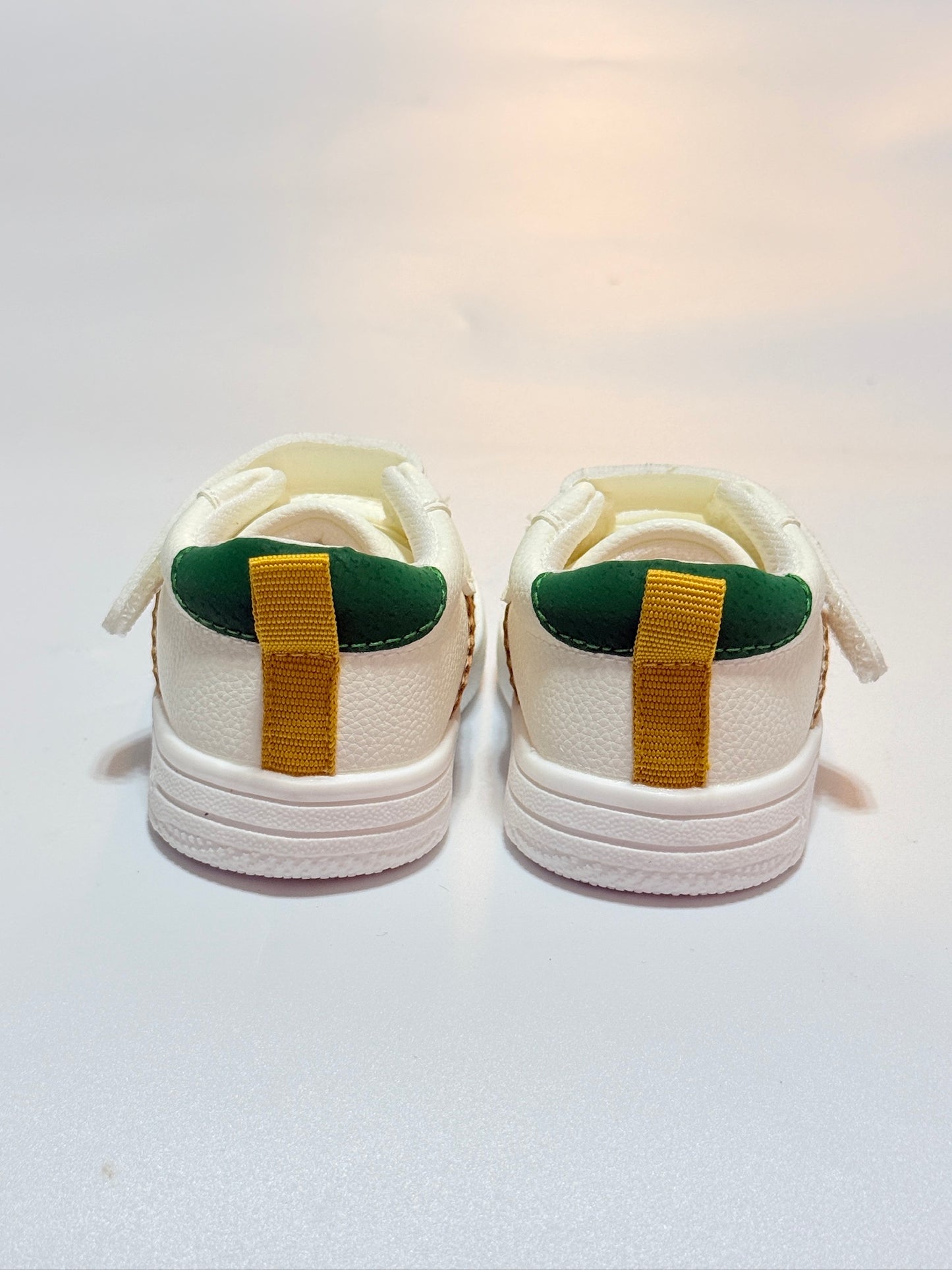 Shein Sneakers 15/16= 5/6