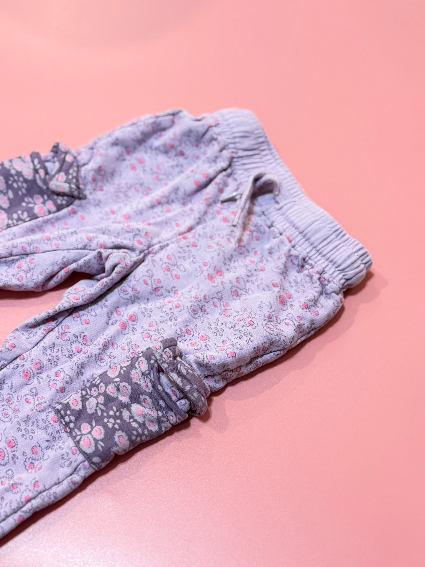 So cute 9-12m floral sweatpants