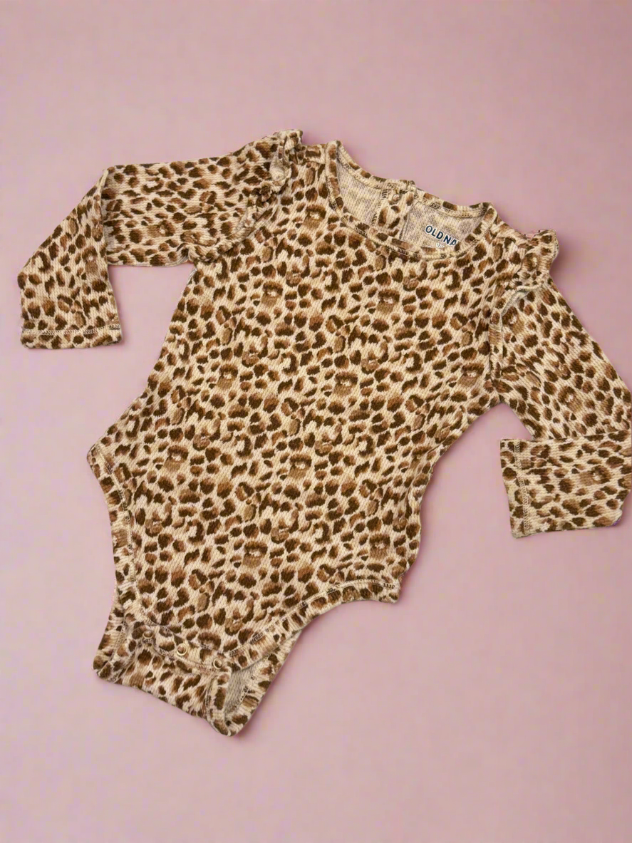 Old navy onesie 12-18m