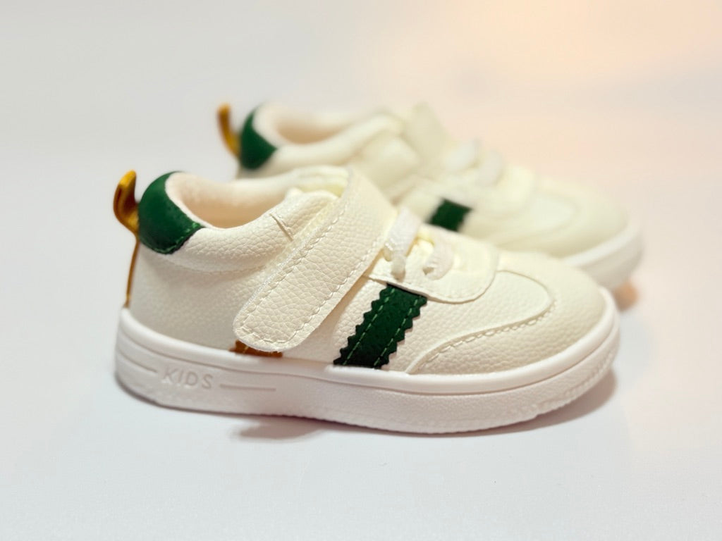 Shein Sneakers 15/16= 5/6