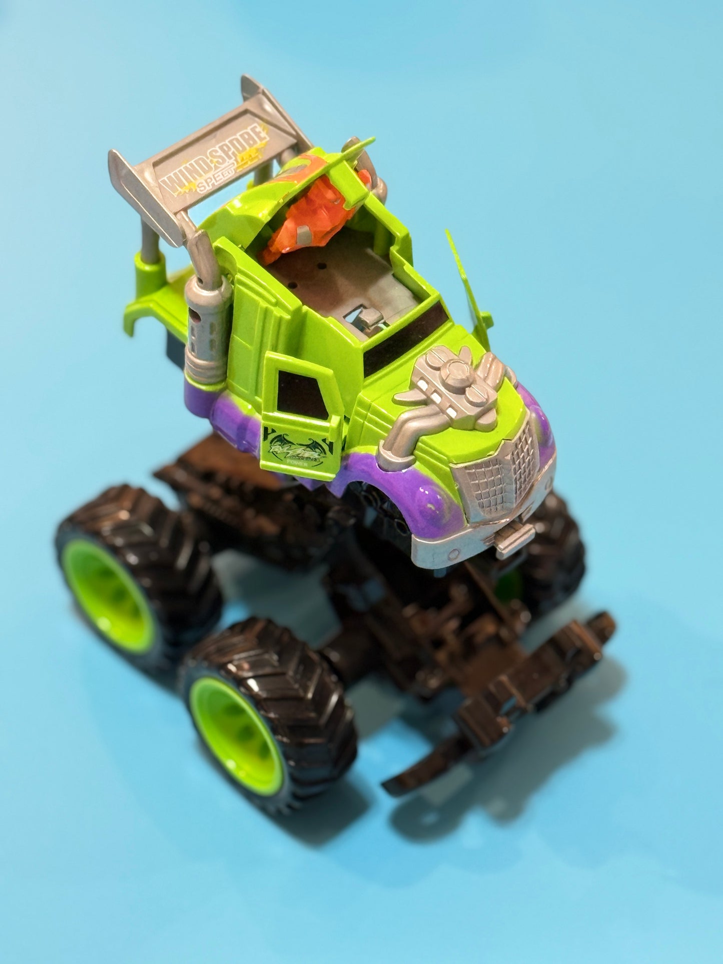 Wind Score monster truck