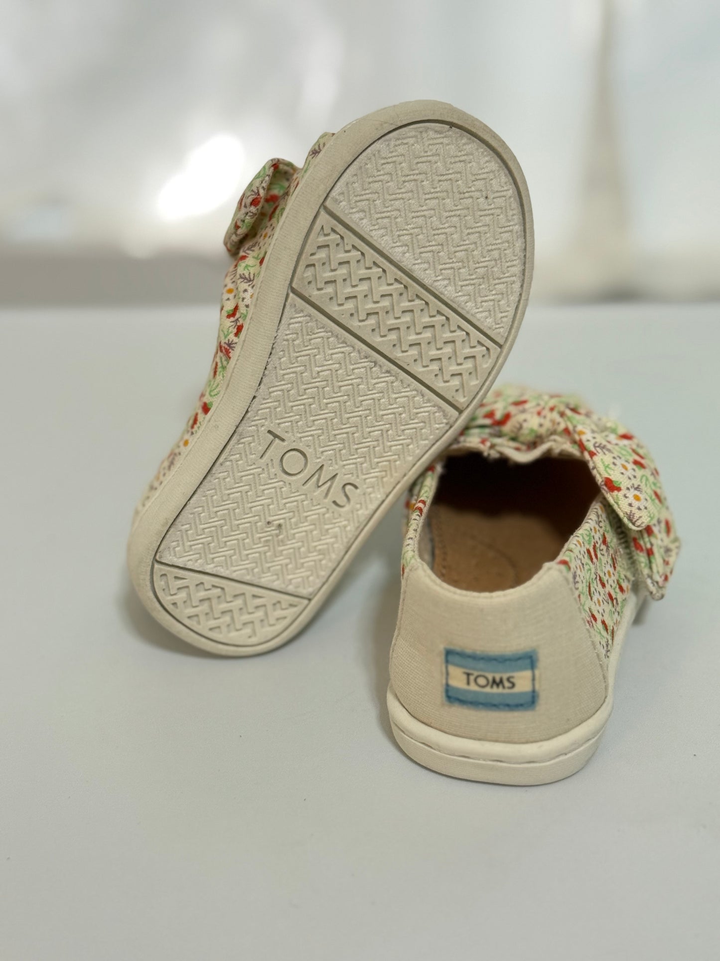 Floral Toms shoes 5c