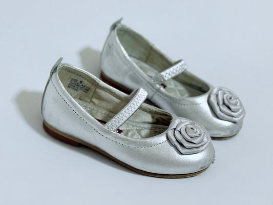 Lamour Slip on Shoes US6