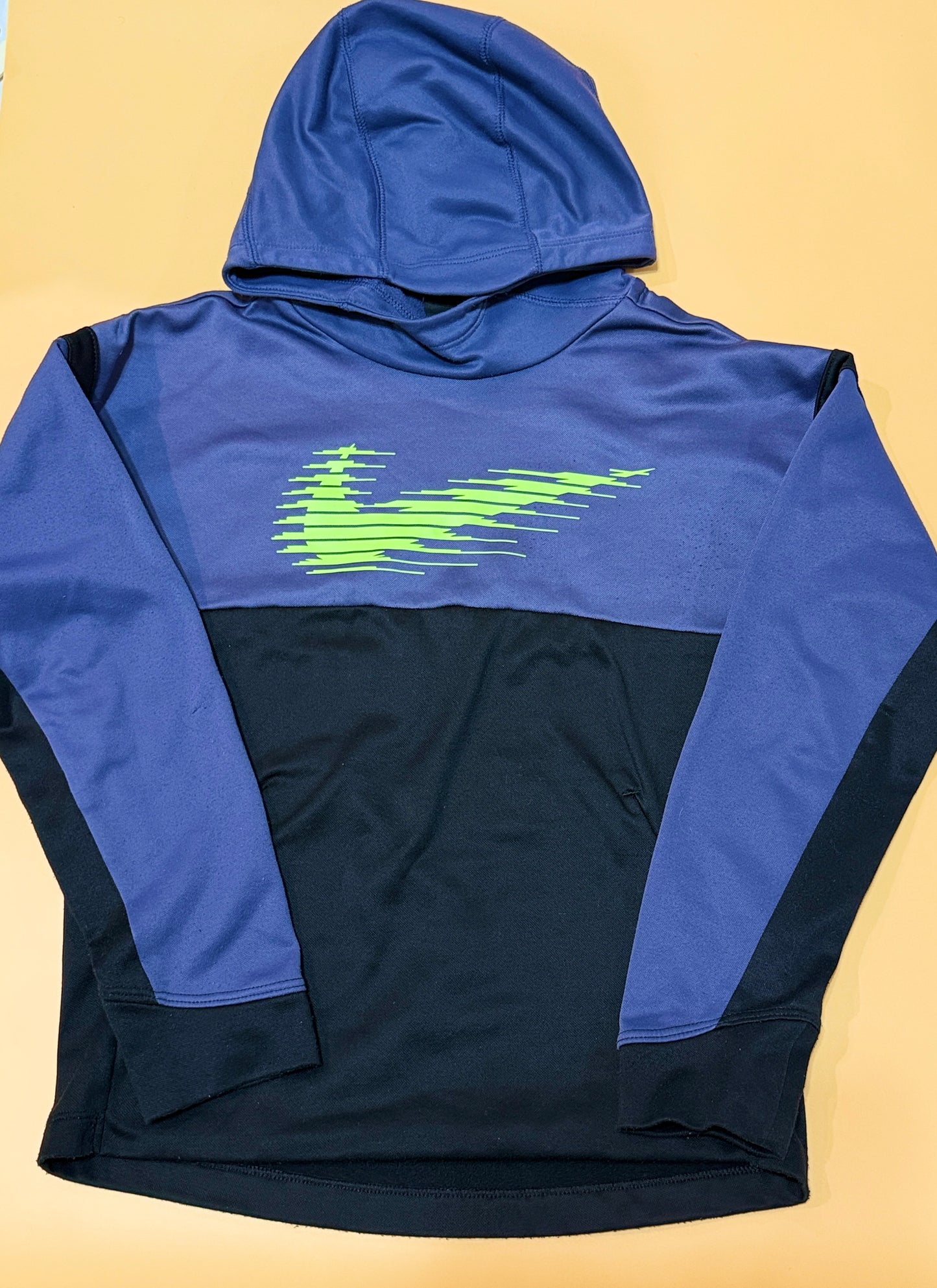 Nike Sweater M 7-8y