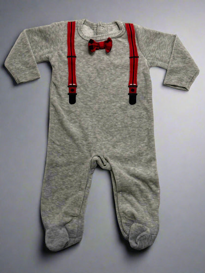 Cute suspender onesie 6-9m