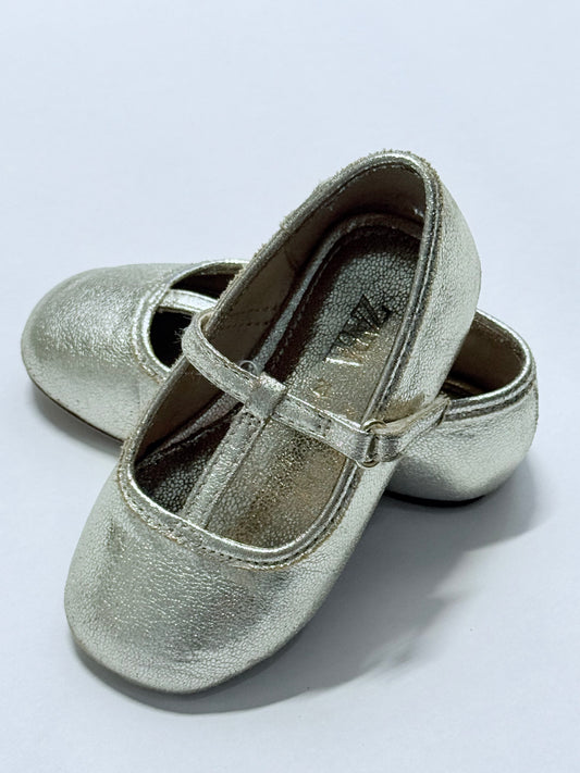 Zara slip on shoes 21