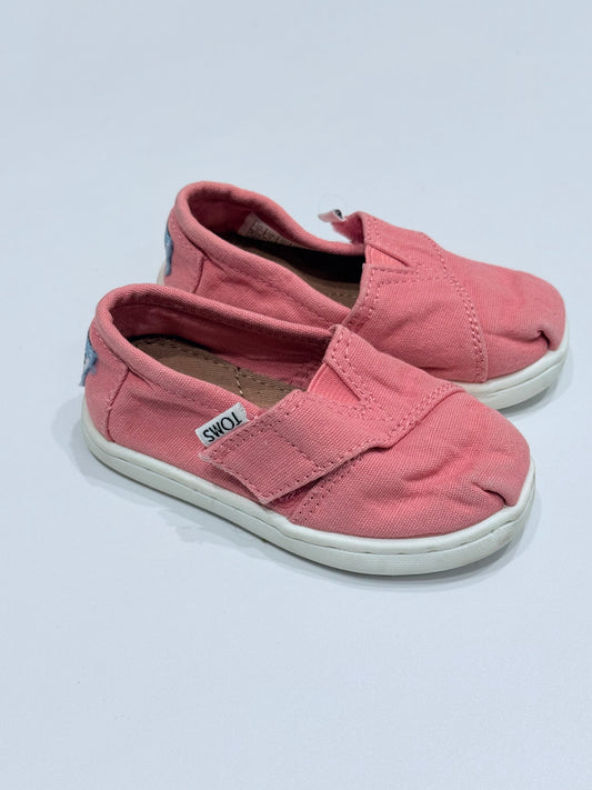 Toms Slip on Shoes T5