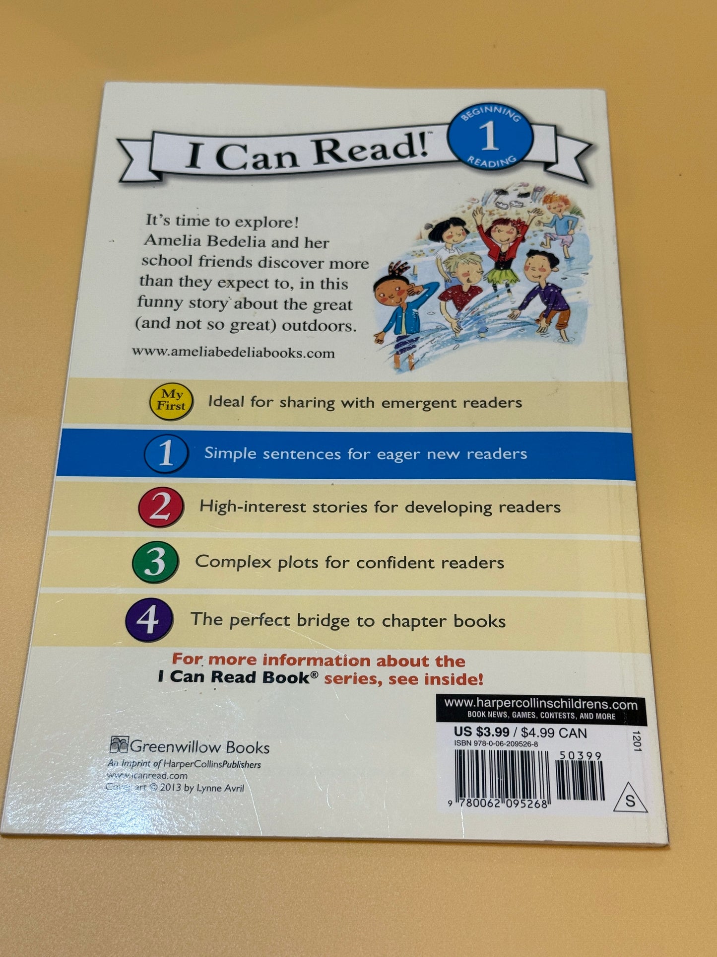 Amelia Bedelia -" Hit The Trail " Book