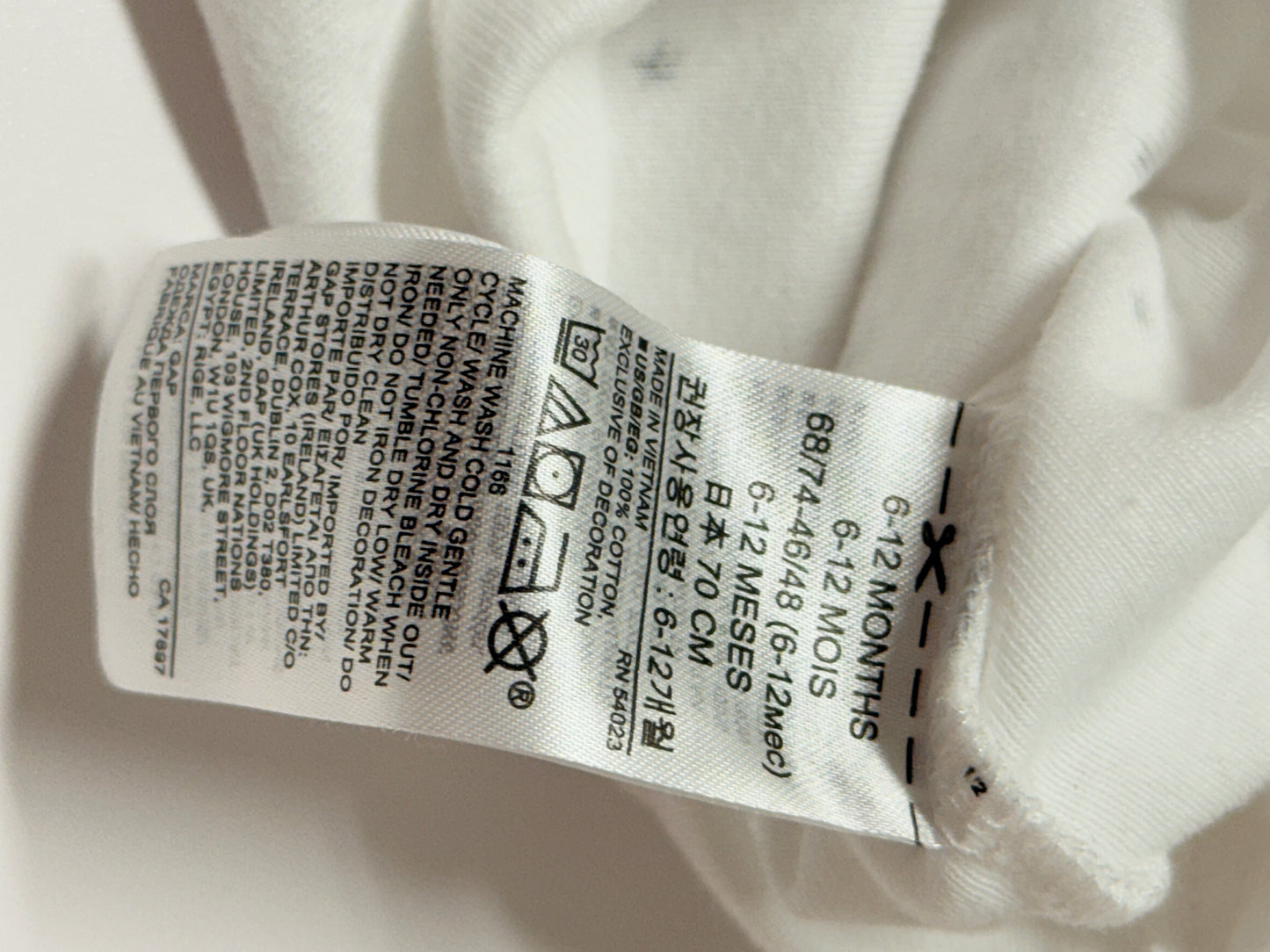Baby Gap 6-12m Star Long sleeve Onesie