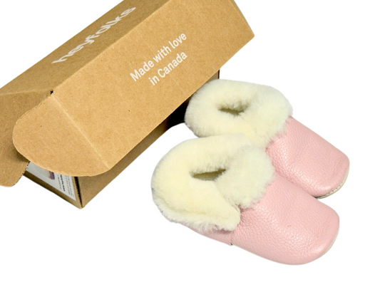 Heyfolks Pink Shearling Baby Moccasin Slippers – Size 6