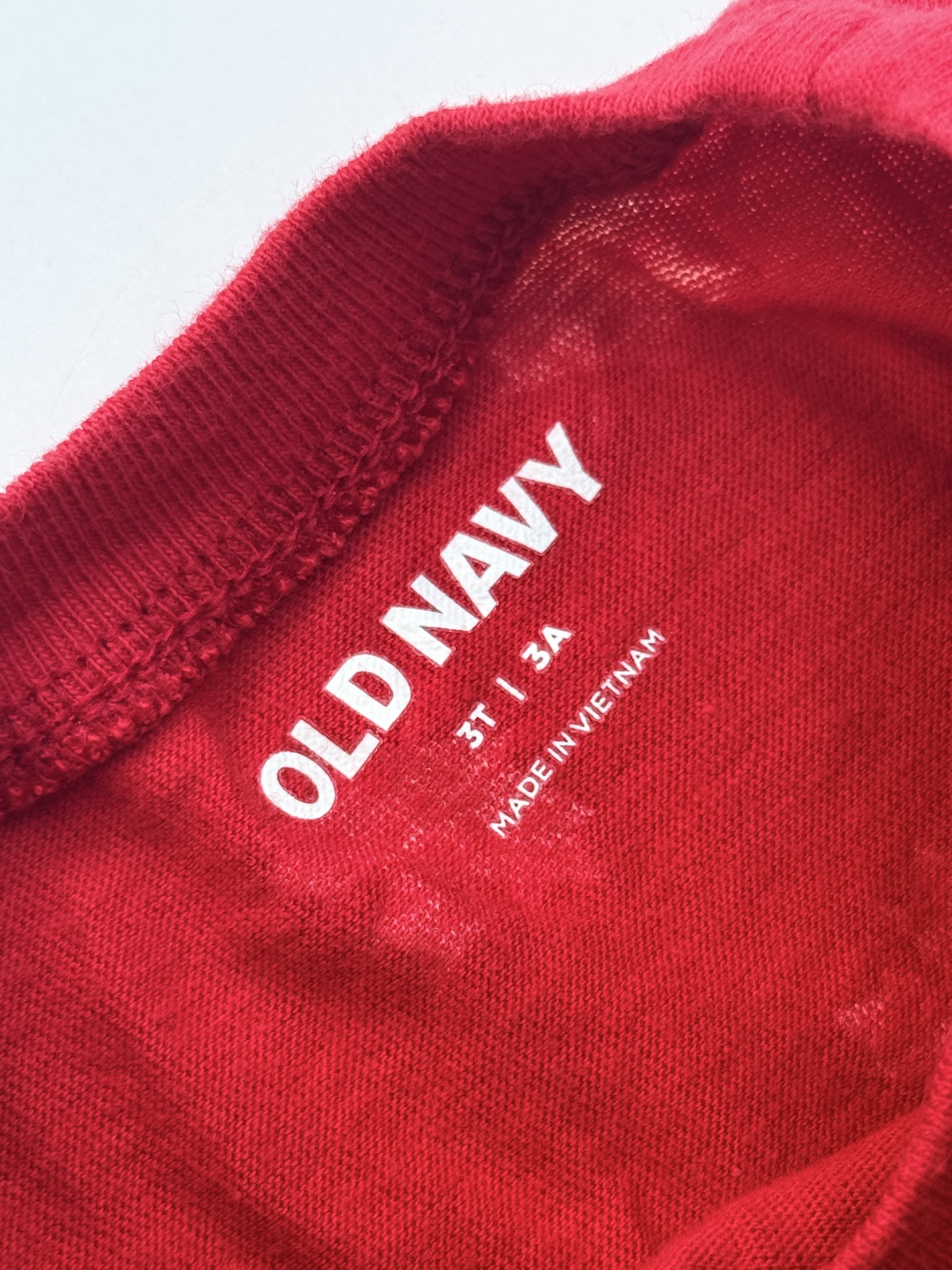 Old Navy Maple Leaf Red T-Shirt 3T