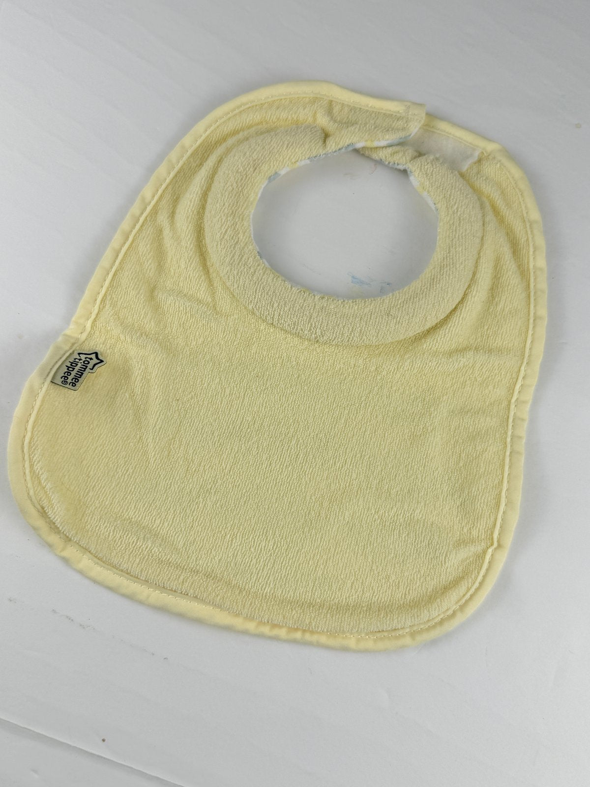 Tommee Tippee Yellow Chevron Bib 0-6M