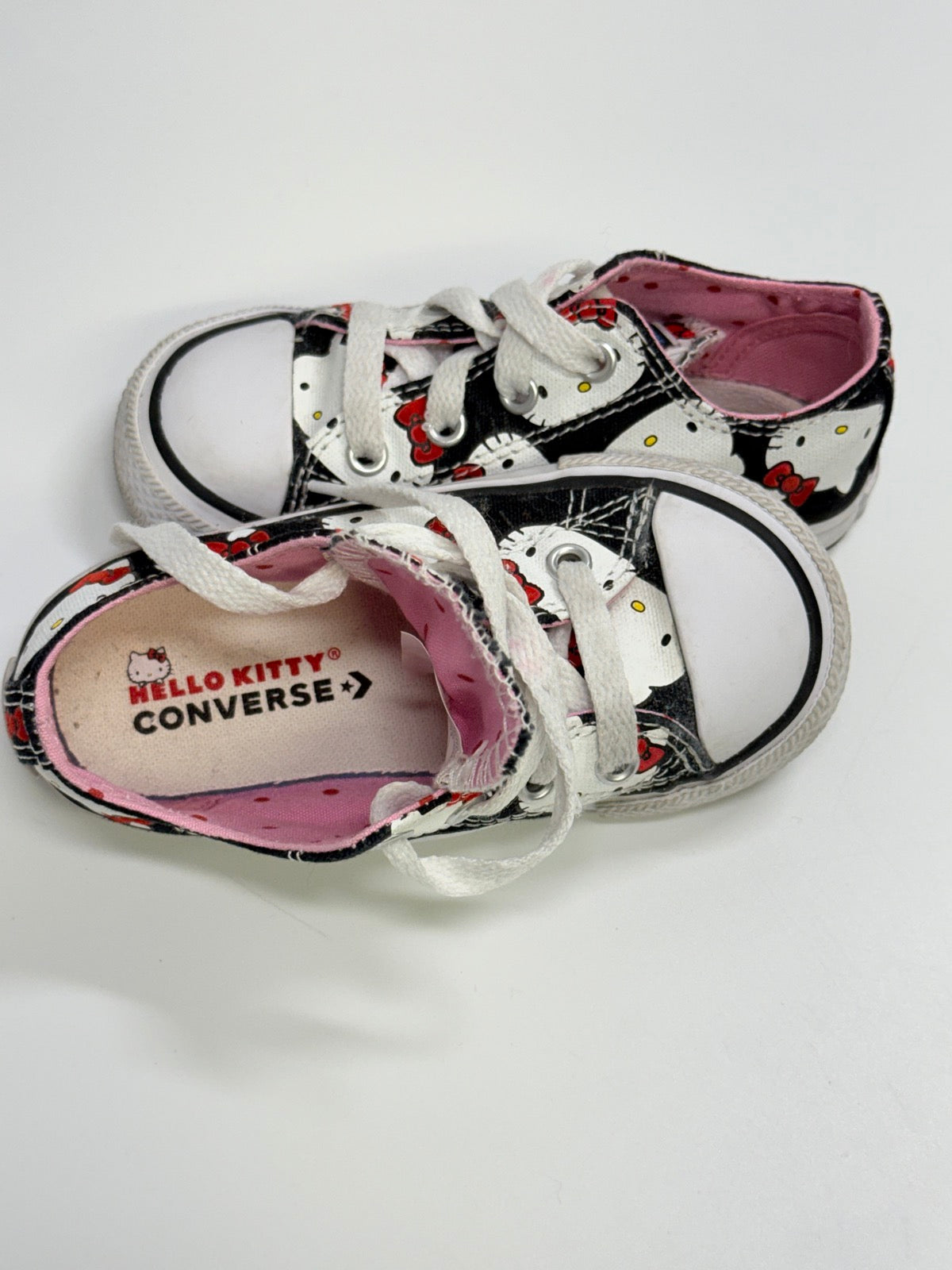 Hello Kitty Converse Chuck Taylor Low Top Size 7